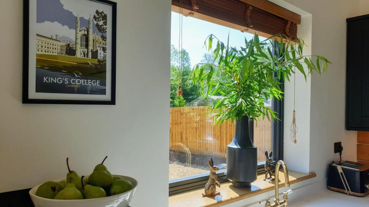 Finest Retreats - Blackbarn Wood Balsham Exterior photo