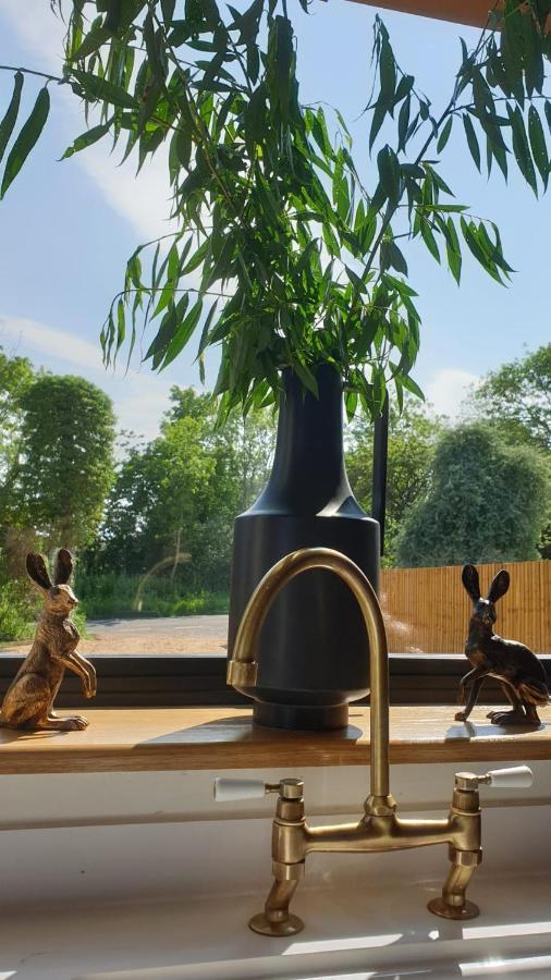 Finest Retreats - Blackbarn Wood Balsham Exterior photo