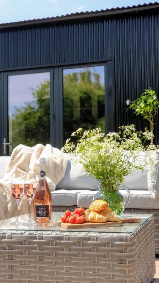 Finest Retreats - Blackbarn Wood Balsham Exterior photo