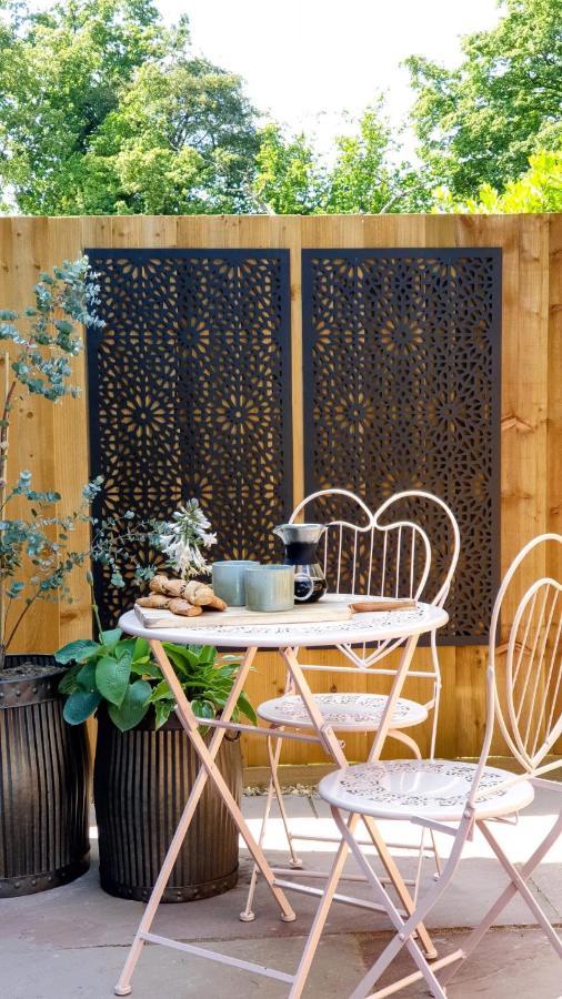 Finest Retreats - Blackbarn Wood Balsham Exterior photo
